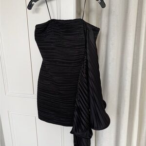 AMUR Black One-Shoulder Dress